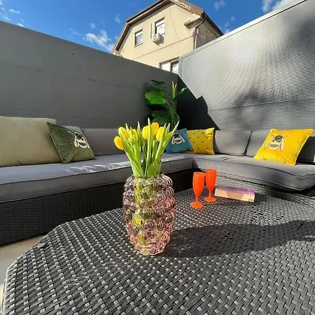 With Patio - Steps Away From Center Appartement Ljubljana