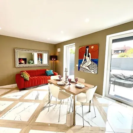 With Patio - Steps Away From Center * ليوبليانا