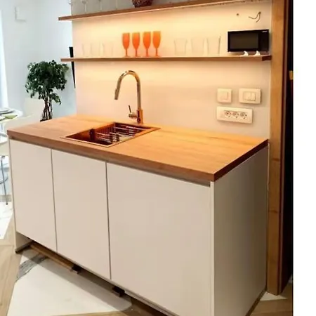 With Patio - Steps Away From Center * ليوبليانا