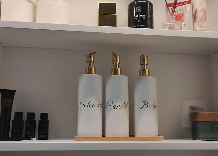 Apartamento With Patio - Steps Away From Center *