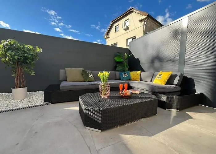 With Patio - Steps Away From Center Apartment